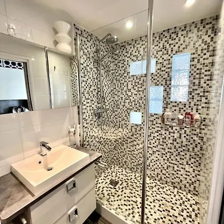 Beau T2 Avec Terrasse Vue Apartamento