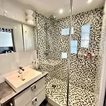 Beau T2 Avec Terrasse Vue 아파트