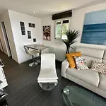 Beau T2 Avec Terrasse Vue 칸느